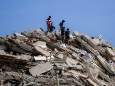 Gempa bumi di Venezuela: Ribuan orang terluka, hilang, tanpa makanan atau air. Berikut 4 cara yang dapat Anda bantu saat ini
| beritakitanih Gempa bumi di Venezuela: Ribuan orang terluka, hilang, tanpa makanan atau air. Berikut 4 cara yang dapat Anda bantu saat ini
| beritakitanih