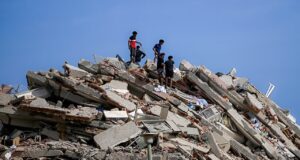 Gempa bumi di Venezuela: Ribuan orang terluka, hilang, tanpa makanan atau air. Berikut 4 cara yang dapat Anda bantu saat ini
| beritakitanih Gempa bumi di Venezuela: Ribuan orang terluka, hilang, tanpa makanan atau air. Berikut 4 cara yang dapat Anda bantu saat ini
| beritakitanih