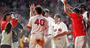 Gray no-hitter berakhir di urutan ke-8, Red Sox menyapu Yankees
| beritakitanih Gray no-hitter berakhir di urutan ke-8, Red Sox menyapu Yankees
| beritakitanih