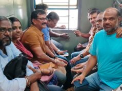 Grup penyanyi kereta Tambaram ke Chennai mengubah ‘jalur’ tetapi tetap berada di jalurnya
| beritakitanih Grup penyanyi kereta Tambaram ke Chennai mengubah 'jalur' tetapi tetap berada di jalurnya
| beritakitanih