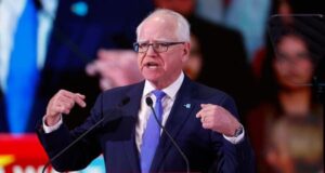 Gubernur Tim Walz menerima kenaikan gaji untuk 6 bulan terakhir
| beritakitanih Gubernur Tim Walz menerima kenaikan gaji untuk 6 bulan terakhir
| beritakitanih
