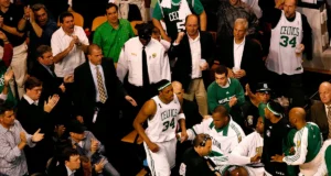 Hari ini dalam sejarah Boston Celtics: ‘permainan kursi roda’ Pierce; Thornton lahir; Bloom berlalu
| beritakitanih Hari ini dalam sejarah Boston Celtics: 'permainan kursi roda' Pierce; Thornton lahir; Bloom berlalu
| beritakitanih