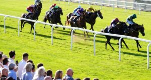 Hari ini di Sky Sports Racing: Utusan Agung kembali mempertahankan mahkota Windsor-nya
| beritakitanih Hari ini di Sky Sports Racing: Utusan Agung kembali mempertahankan mahkota Windsor-nya
| beritakitanih