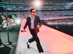 Harry Styles memberikan penghormatan kepada David Hockney dan merefleksikan hari-hari One Direction saat ia memulai perjalanannya yang memecahkan rekor di Wembley
| beritakitanih Harry Styles memberikan penghormatan kepada David Hockney dan merefleksikan hari-hari One Direction saat ia memulai perjalanannya yang memecahkan rekor di Wembley
| beritakitanih