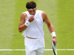 Hasil Wimbledon 2026: Unggulan teratas putra Amerika Ben Shelton disingkirkan di babak pembukaan oleh Otto Virtanen
| beritakitanih Hasil Wimbledon 2026: Unggulan teratas putra Amerika Ben Shelton disingkirkan di babak pembukaan oleh Otto Virtanen
| beritakitanih