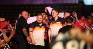 Hasil langsung, skor, dan kedudukan penyisihan grup Piala Darts Dunia 2026 Hari 1: Schindler dan Pietreczko dari Jerman menutupi Filipina
| beritakitanih Hasil langsung, skor, dan kedudukan penyisihan grup Piala Darts Dunia 2026 Hari 1: Schindler dan Pietreczko dari Jerman menutupi Filipina
| beritakitanih
