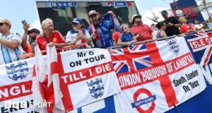 Hingga 15.000 penggemar Inggris pergi ke Dallas untuk menyaksikan pertandingan pembuka Piala Dunia
| beritakitanih Hingga 15.000 penggemar Inggris pergi ke Dallas untuk menyaksikan pertandingan pembuka Piala Dunia
| beritakitanih