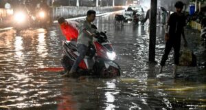 Hujan deras menyebabkan genangan air di Visakhapatnam
| beritakitanih Hujan deras menyebabkan genangan air di Visakhapatnam
| beritakitanih
