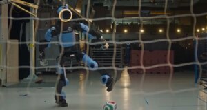 Humanoid Tiongkok mengambil tantangan penalti saat Messi dan Ronaldo menerangi Piala Dunia FIFA
| beritakitanih Humanoid Tiongkok mengambil tantangan penalti saat Messi dan Ronaldo menerangi Piala Dunia FIFA
| beritakitanih