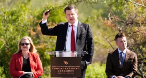 Intisari Arizona. Para Kardinal memberikan sayapnya ke Olimpiade Khusus Arizona
| beritakitanih Intisari Arizona. Para Kardinal memberikan sayapnya ke Olimpiade Khusus Arizona
| beritakitanih