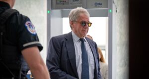 Investor miliarder Leon Black membela $158 juta yang dibayarkan kepada Epstein
| beritakitanih Investor miliarder Leon Black membela $158 juta yang dibayarkan kepada Epstein
| beritakitanih