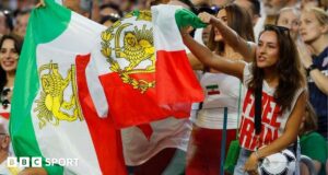 Iran v Iran di tribun penonton saat politik dan sepak bola saling terkait
| beritakitanih Iran v Iran di tribun penonton saat politik dan sepak bola saling terkait
| beritakitanih