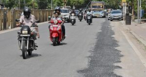 Jalan yang tidak rata setelah pekerjaan utilitas meningkatkan kekhawatiran keselamatan di Coimbatore
| beritakitanih Jalan yang tidak rata setelah pekerjaan utilitas meningkatkan kekhawatiran keselamatan di Coimbatore
| beritakitanih
