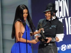 Janet Jackson Mempersembahkan Teyana Taylor Dengan Penghargaan Ikon Tahun Ini di BET Awards 2026: ‘Saya Akan Memakai Gelar Ini Dengan Keras & Bangga’
| beritakitanih Janet Jackson Mempersembahkan Teyana Taylor Dengan Penghargaan Ikon Tahun Ini di BET Awards 2026: 'Saya Akan Memakai Gelar Ini Dengan Keras & Bangga'
| beritakitanih