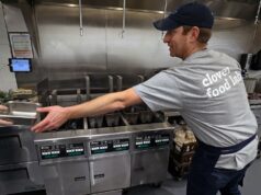 Jaringan restoran vegetarian Clover Food Labs dibuka kembali: Daftar lokasi yang disimpan termasuk di Boston
| beritakitanih Jaringan restoran vegetarian Clover Food Labs dibuka kembali: Daftar lokasi yang disimpan termasuk di Boston
| beritakitanih
