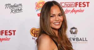 Jeans Barel Chrissy Teigen Adalah Tren Denim Gadis Keren Musim Panas
| beritakitanih Jeans Barel Chrissy Teigen Adalah Tren Denim Gadis Keren Musim Panas
| beritakitanih