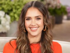 Jeans Sweatpant Jessica Alba Sedang Tren yang Dipakai Semua Orang
| beritakitanih Jeans Sweatpant Jessica Alba Sedang Tren yang Dipakai Semua Orang
| beritakitanih