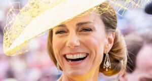 Jumbo Cinnamon Roll Chignon Kate Middleton Sangat Elegan — Lihat Foto
| beritakitanih Jumbo Cinnamon Roll Chignon Kate Middleton Sangat Elegan — Lihat Foto
| beritakitanih