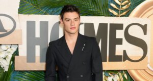 Kandidat James Bond Louis Partridge Mengatakan Dia Tidak Pernah Membayangkan Dirinya Sebagai 007 Tapi Mengatakan ‘Menakjubkan’ Bisa Bersaing
| beritakitanih Kandidat James Bond Louis Partridge Mengatakan Dia Tidak Pernah Membayangkan Dirinya Sebagai 007 Tapi Mengatakan 'Menakjubkan' Bisa Bersaing
| beritakitanih