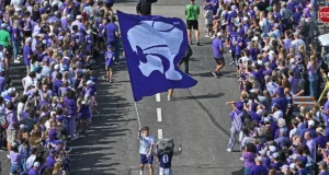 Kansas State Football – 4* Bek Bertahan Joshua Vilmael Berkomitmen pada Wildcats!
| beritakitanih Kansas State Football – 4* Bek Bertahan Joshua Vilmael Berkomitmen pada Wildcats!
| beritakitanih