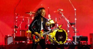 Karma: Kirk Hammett dari Metallica Jatuh dari Panggung Beberapa Hari Setelah Membuat Swifties Membuat Marah
| beritakitanih Karma: Kirk Hammett dari Metallica Jatuh dari Panggung Beberapa Hari Setelah Membuat Swifties Membuat Marah
| beritakitanih