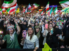 Kaum Loyalis Iran Mempromosikan Nasionalisme yang Lebih Luas, Termasuk Perempuan yang Bercadar
| beritakitanih Kaum Loyalis Iran Mempromosikan Nasionalisme yang Lebih Luas, Termasuk Perempuan yang Bercadar
| beritakitanih