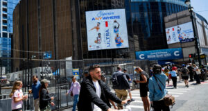 Keamanan Ketat Seputar MSG Kembali untuk Knicks Game 4
| beritakitanih Keamanan Ketat Seputar MSG Kembali untuk Knicks Game 4
| beritakitanih