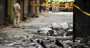 Kebakaran hotel di Delhi: Penduduk setempat menjadi penyelamat di tengah ratapan, jeritan, dan tubuh yang terbakar
| beritakitanih Kebakaran hotel di Delhi: Penduduk setempat menjadi penyelamat di tengah ratapan, jeritan, dan tubuh yang terbakar
| beritakitanih