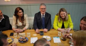 Keir Starmer tidak akan menetapkan jadwal untuk mundur: Wakil PM Inggris
| beritakitanih Keir Starmer tidak akan menetapkan jadwal untuk mundur: Wakil PM Inggris
| beritakitanih