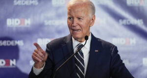 Keluarga Biden Kembali Dengan Buku Baru dan Pidato South Dakota yang Menargetkan Trump
| beritakitanih Keluarga Biden Kembali Dengan Buku Baru dan Pidato South Dakota yang Menargetkan Trump
| beritakitanih