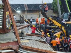Kolkata di bawah: Di tengah kematian dan keputusasaan, kerabat pekerja mencari yang masih hidup
| beritakitanih Kolkata di bawah: Di tengah kematian dan keputusasaan, kerabat pekerja mencari yang masih hidup
| beritakitanih