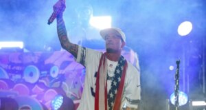 Konser Vanilla Ice di Freedom 250 Dibatalkan Karena Cuaca
| beritakitanih Konser Vanilla Ice di Freedom 250 Dibatalkan Karena Cuaca
| beritakitanih