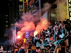 Kota New York merayakan Juara NBA Knicks
| beritakitanih Kota New York merayakan Juara NBA Knicks
| beritakitanih