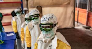 Laporan CDC: Wabah Ebola bisa menyaingi wabah terburuk yang pernah ada kecuali dunia mengambil tindakan
| beritakitanih Laporan CDC: Wabah Ebola bisa menyaingi wabah terburuk yang pernah ada kecuali dunia mengambil tindakan
| beritakitanih