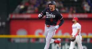 Larnach memimpin dengan Homer dan Twins meraih kemenangan 12-2 untuk meraih seri lainnya di Texas
| beritakitanih Larnach memimpin dengan Homer dan Twins meraih kemenangan 12-2 untuk meraih seri lainnya di Texas
| beritakitanih