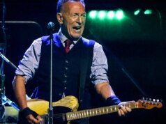 Lihat Bruce Springsteen Bermain Dengan Jon Bon Jovi, Musuh Publik di Malam Kedua ‘Music America’
| beritakitanih Lihat Bruce Springsteen Bermain Dengan Jon Bon Jovi, Musuh Publik di Malam Kedua 'Music America'
| beritakitanih