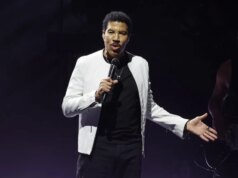 Lionel Richie Merek Dagang Suaranya: ‘Halo, Apakah Ini Saya yang Anda Cari?’
| beritakitanih Lionel Richie Merek Dagang Suaranya: 'Halo, Apakah Ini Saya yang Anda Cari?'
| beritakitanih