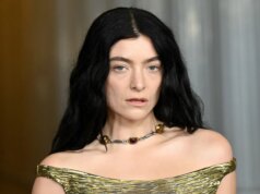 Lorde Menandai Hari Jadi ‘Perawan’ Dengan 49 Demo ‘Xrays’ Dari Albumnya
| beritakitanih Lorde Menandai Hari Jadi 'Perawan' Dengan 49 Demo 'Xrays' Dari Albumnya
| beritakitanih