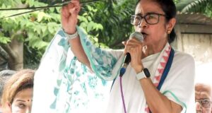 Loyalis Mamata, pemberontak menyerahkan daftar pengurus baru ke Komisi Eropa
| beritakitanih Loyalis Mamata, pemberontak menyerahkan daftar pengurus baru ke Komisi Eropa
| beritakitanih