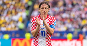 Luka Modric yang awet muda memandu generasi penerus Kroasia melewati Ghana dan memasuki babak sistem gugur Piala Dunia
| beritakitanih Luka Modric yang awet muda memandu generasi penerus Kroasia melewati Ghana dan memasuki babak sistem gugur Piala Dunia
| beritakitanih