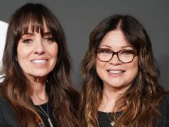 Mackenzie Phillips Mengklaim Dia dan Valerie Bertinelli Melakukan Kokain di Lokasi syuting
| beritakitanih Mackenzie Phillips Mengklaim Dia dan Valerie Bertinelli Melakukan Kokain di Lokasi syuting
| beritakitanih