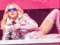 Madonna Tayangkan Perdana Film Pendek Surealistik, NSFW ‘Confessions II’ di Tribeca: ‘It’s About Connection’
| beritakitanih Madonna Tayangkan Perdana Film Pendek Surealistik, NSFW 'Confessions II' di Tribeca: 'It's About Connection'
| beritakitanih