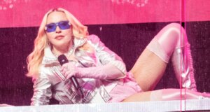Madonna Tayangkan Perdana Film Pendek Surealistik, NSFW ‘Confessions II’ di Tribeca: ‘It’s About Connection’
| beritakitanih Madonna Tayangkan Perdana Film Pendek Surealistik, NSFW 'Confessions II' di Tribeca: 'It's About Connection'
| beritakitanih