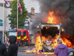 Malam Kekerasan Mencengkeram Belfast Setelah Serangan Penikaman
| beritakitanih Malam Kekerasan Mencengkeram Belfast Setelah Serangan Penikaman
| beritakitanih