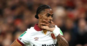 Manchester United menghadapi raksasa Eropa dalam perebutan penyerang Liga Premier
| beritakitanih Manchester United menghadapi raksasa Eropa dalam perebutan penyerang Liga Premier
| beritakitanih