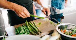 Mengapa Beberapa Orang Secara Alami Mengonsumsi Lebih Sedikit Makanan Ultra-Olahan (Bukan Kemauan!)
| beritakitanih Mengapa Beberapa Orang Secara Alami Mengonsumsi Lebih Sedikit Makanan Ultra-Olahan (Bukan Kemauan!)
| beritakitanih