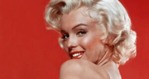 Mengapa Kita Masih Tergoda oleh Kemewahan Marilyn Monroe
| beritakitanih Mengapa Kita Masih Tergoda oleh Kemewahan Marilyn Monroe
| beritakitanih