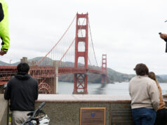 Mereka Menutup Jembatan Golden Gate selama 4 Jam. Kini Mereka Terancam Hukuman 15 Tahun Penjara.
| beritakitanih Mereka Menutup Jembatan Golden Gate selama 4 Jam. Kini Mereka Terancam Hukuman 15 Tahun Penjara.
| beritakitanih