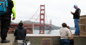 Mereka Menutup Jembatan Golden Gate selama 4 Jam. Kini Mereka Terancam Hukuman 15 Tahun Penjara.
| beritakitanih Mereka Menutup Jembatan Golden Gate selama 4 Jam. Kini Mereka Terancam Hukuman 15 Tahun Penjara.
| beritakitanih