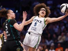 Miles menetapkan rekor pendatang baru WNBA dengan 24 poin di babak pertama dan 31 dalam kemenangan Lynx atas Sparks
| beritakitanih Miles menetapkan rekor pendatang baru WNBA dengan 24 poin di babak pertama dan 31 dalam kemenangan Lynx atas Sparks
| beritakitanih